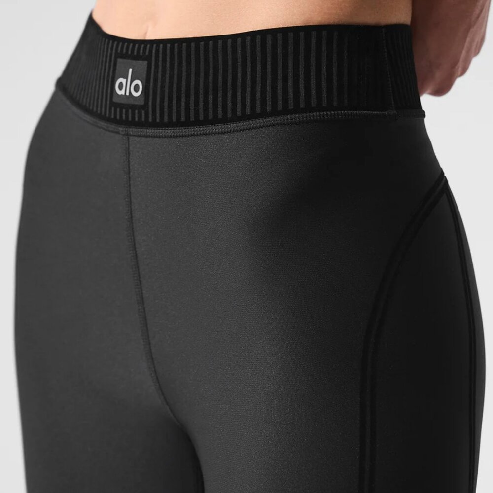 ALO Yoga Airlift High-Waist 7/8 Line Up Legging in Black - Picture 3 of 8